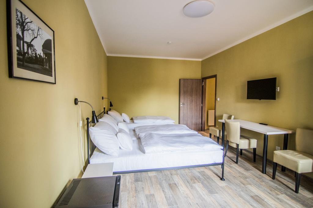Pension Viktorin Подебрады Экстерьер фото